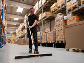 Vikan Broom w/Socket, FSC™ 100% PBN-COC-059222, 1020 mm, Medium, Wood