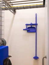 Vikan Hygienic Hi-Flex Wall Bracket System, 420 mm, Blue