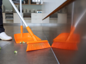 Vikan Dustpan Broom with Angled Thread, 250 mm, Medium, Blue