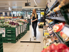 Vikan Broom w/Socket, FSC™ 100% PBN-COC-059222, 1020 mm, Medium, Wood