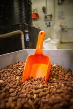 Vikan Hand Scoop, Metal Detectable, 1 Litre, Blue