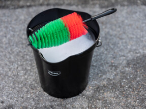 Vikan Alloy Wheel Brush, Large, Ø105 mm, 425 mm, Soft, Black