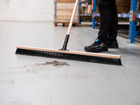 Vikan Broom w/Socket, FSC™ 100% PBN-COC-059222, 1020 mm, Medium, Wood