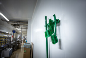 Vikan Washing Brush with short handle, 270 mm, Soft, Blue