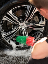 Vikan Alloy Wheel Brush, Large, Ø105 mm, 425 mm, Soft, Black