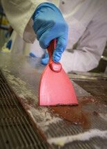 Vikan Hand Scraper, Metal Detectable, 102 mm, Blue