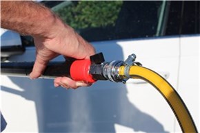 Vikan Aluminium Telescopic waterfed Handle with on/off Click Coupling (C), 1060 - 1600 mm, Ø32 mm, Black